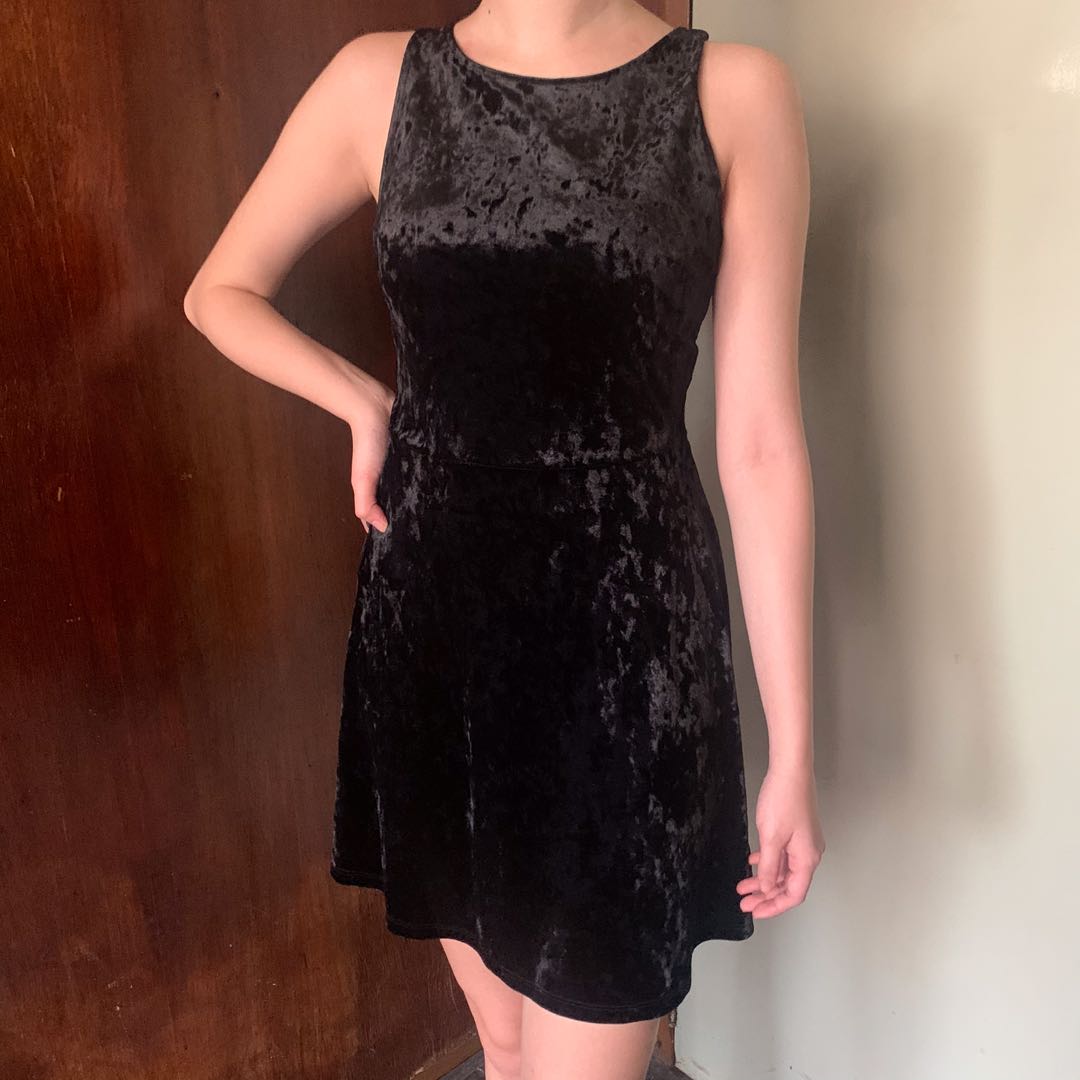 h&m crushed velvet dress