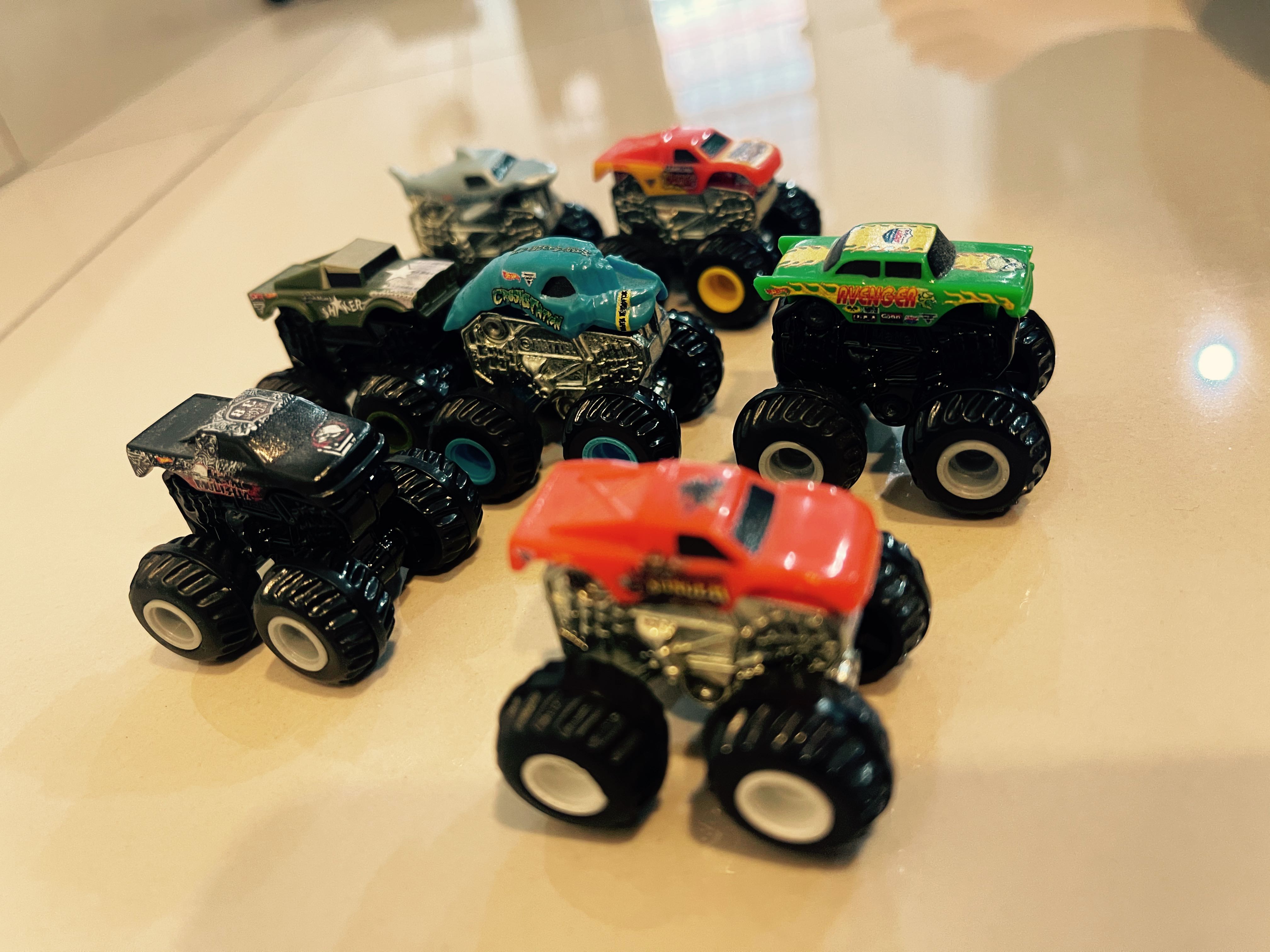 Hot wheels mini shop monster jam trucks