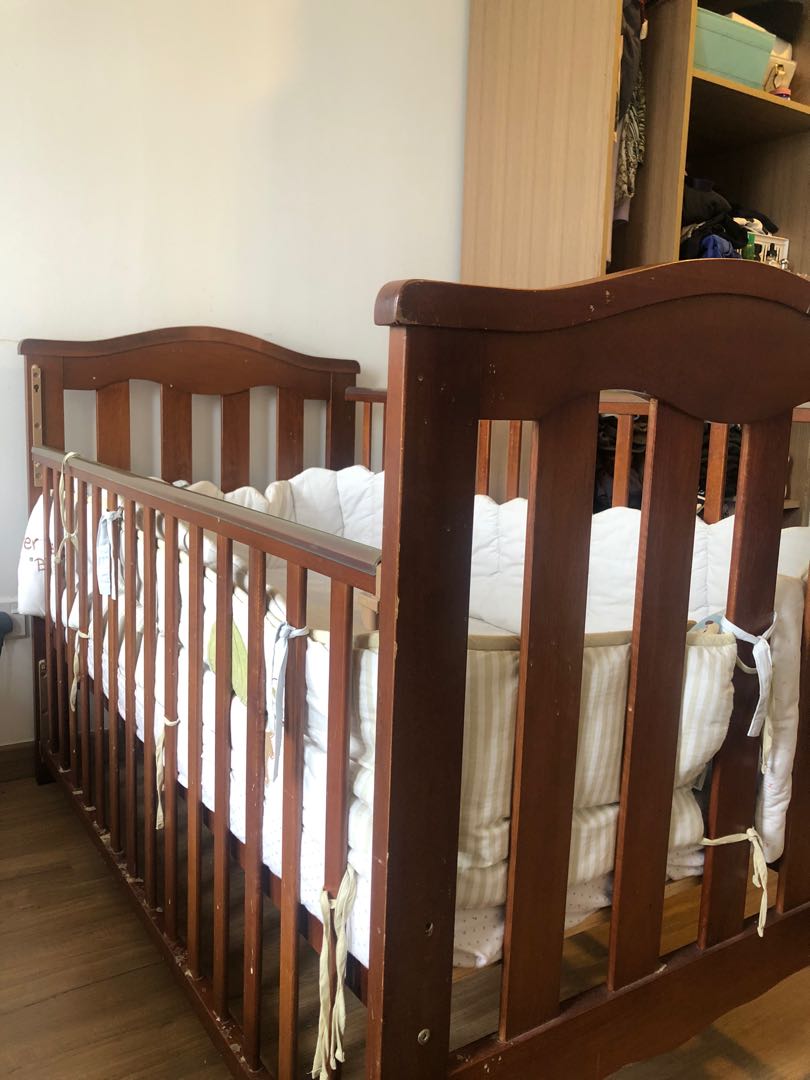 Most Popular New Born Baby Cot Design Natural Wooden Baby