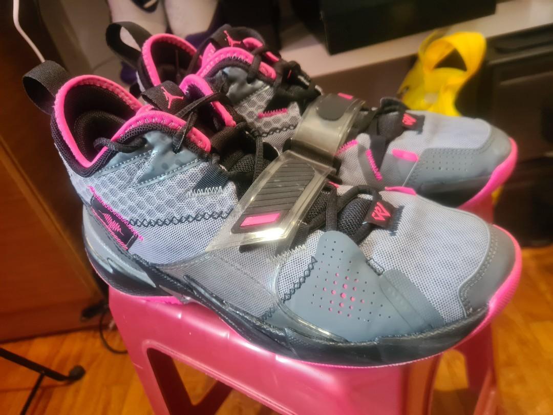 kyries size 9