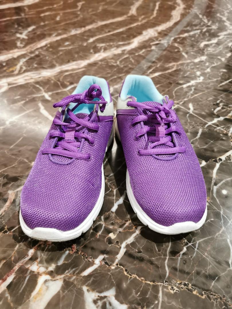 Junior Girls FJ golf shoe, Everything Else on Carousell