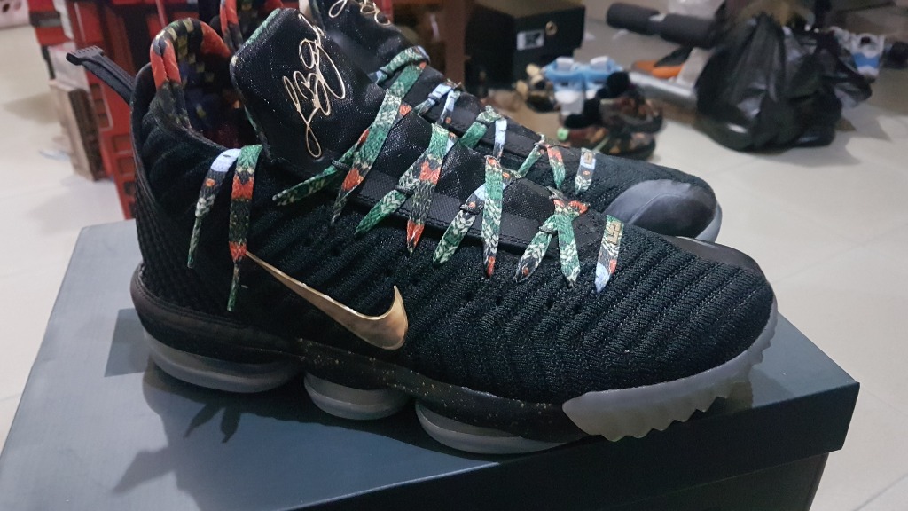 Lebron 16 King s Crown WTT size 11 Brand New Men s Fashion