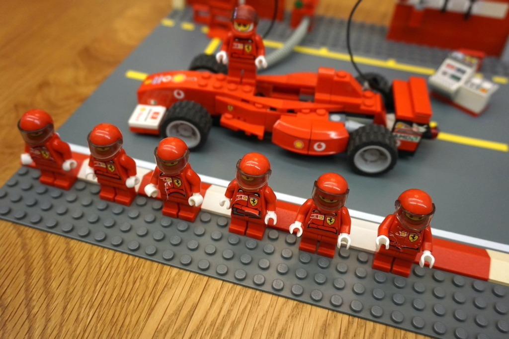  Lego: Ferrari F1 Pit Set : Toys & Games