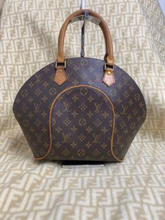 Pembeli Beg Tangan Berjenama Louis Vuitton : Koleksi Monogram