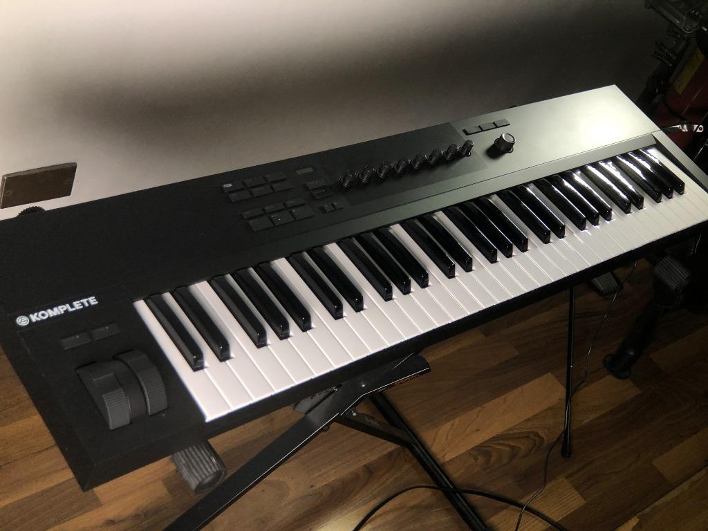 Native Instruments Komplete Kontrol A Smart Keyboard Controller