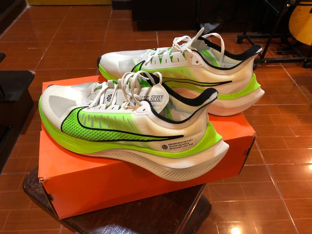 Nike zoom gravity on feet sale