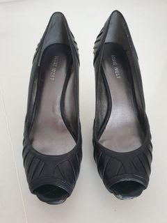 Nine West black pumps