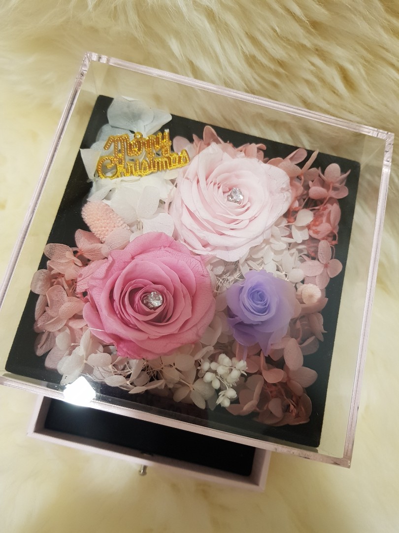 Preserved Flower Jewellery Box, Hobbies & Toys, Stationery & Craft