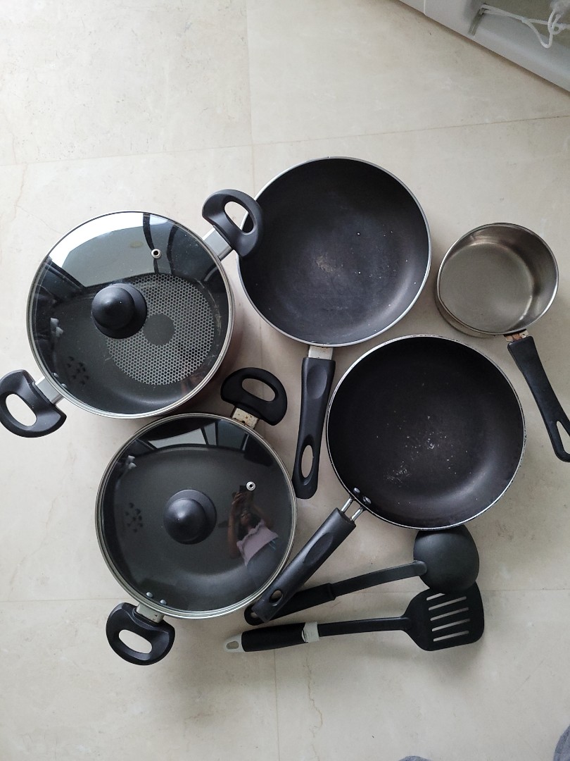 Set of pots and pans, Home Appliances, Kitchenware on Carousell