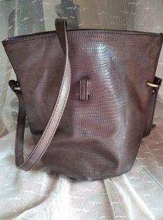 Sling bag kulit