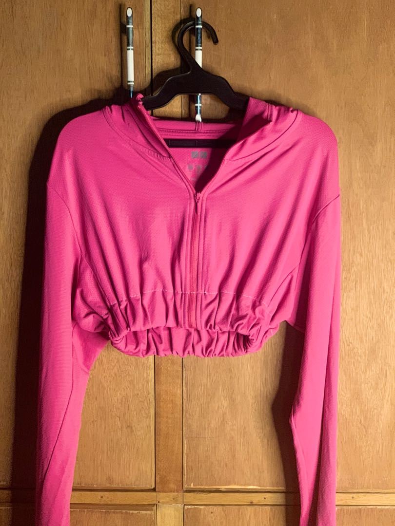 uniqlo cropped hoodie