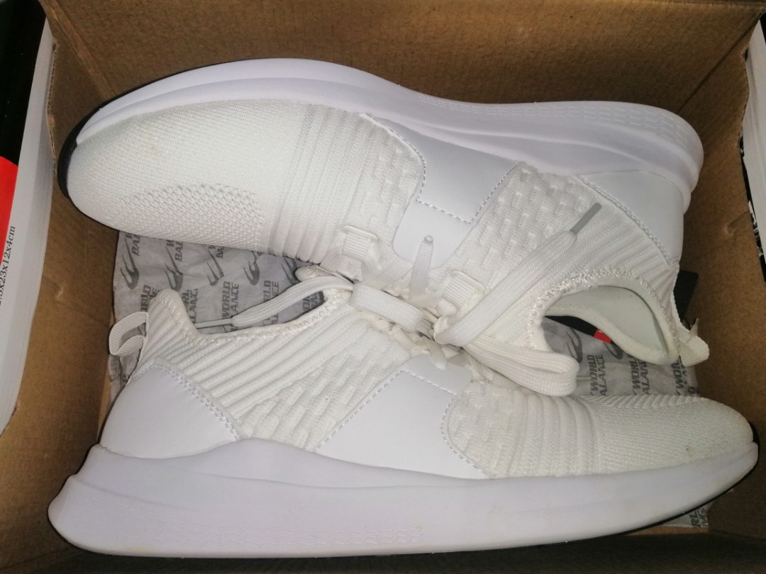World balance white online shoes for men