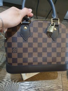 (Category: ) located in . Submitted by eatprayloveshop (Listing ID 1064207877, Image 1). Description: .
