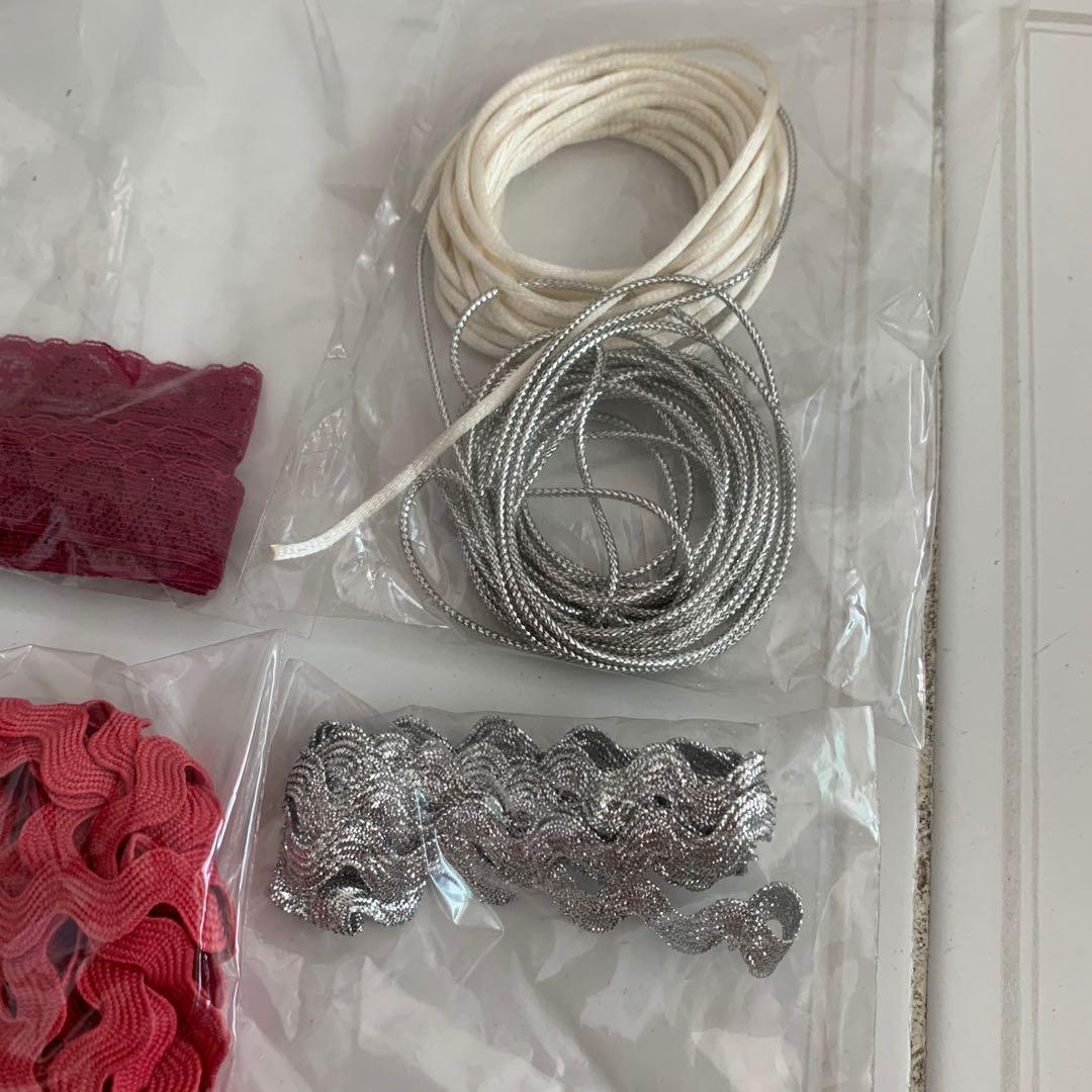 Decorative patterned cords string (Category: Handmade Craft) located in Singapore. Submitted by permmabs (Listing ID 1064041233, Image 4). Description: Most are abt 1m to 2m Bought them for craft making but never used All packed nicely in ziplocks - neat and clean Meet up at mustafa area .