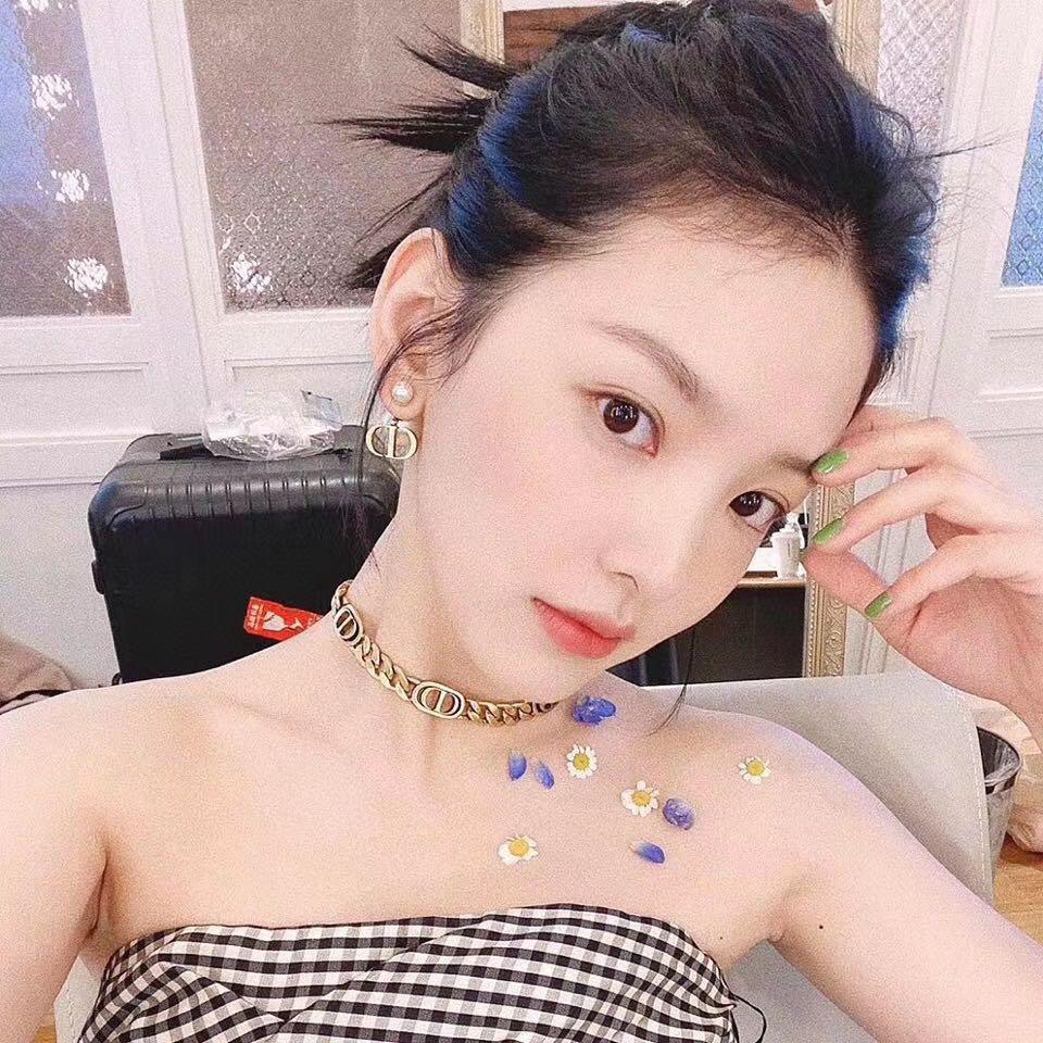 Dior cd pearl shop earrings