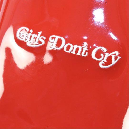 Girls Don't Cry, 女裝, 手錶及配件, 絲巾- Carousell