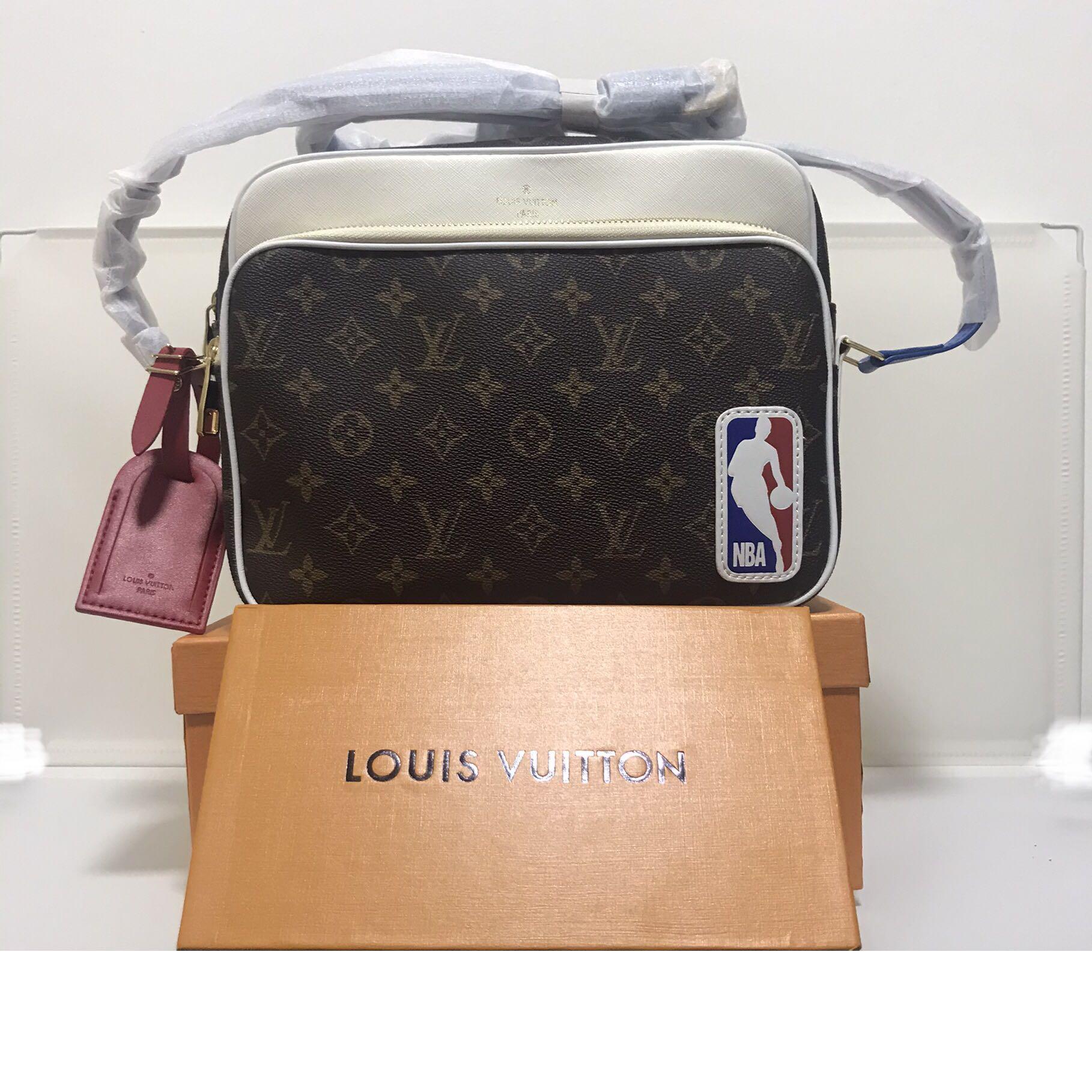 Louis Vuitton M45583 LV LVxNBA Nil Messenger bag in Monogram