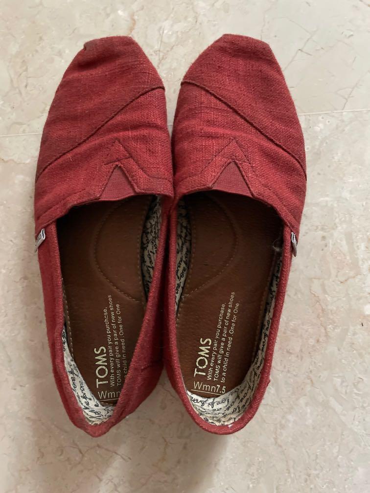 Preloved dark red TOMS womens 7.5