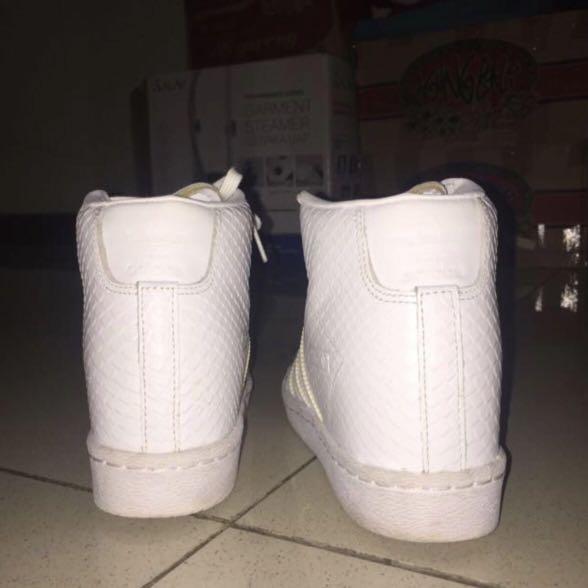 Foto sepatu adidas superstar high online