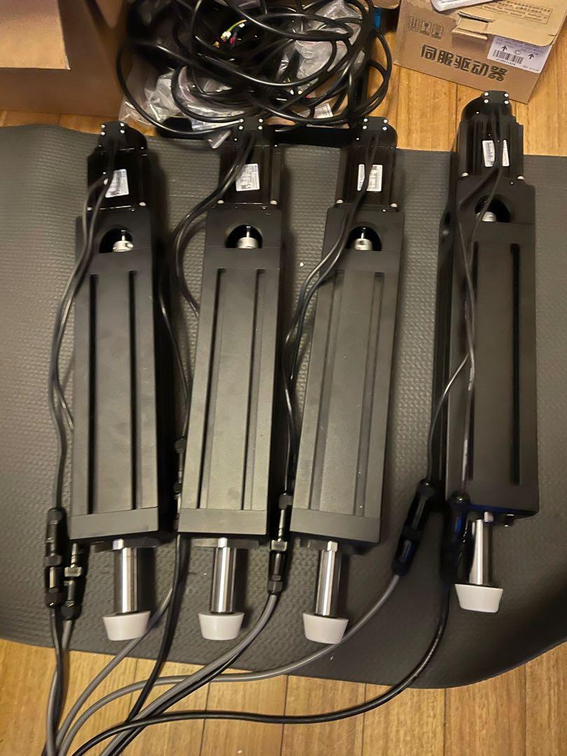 Sim racing flight simulator motion simulator Fanatec SFX-100 DOFReality ...