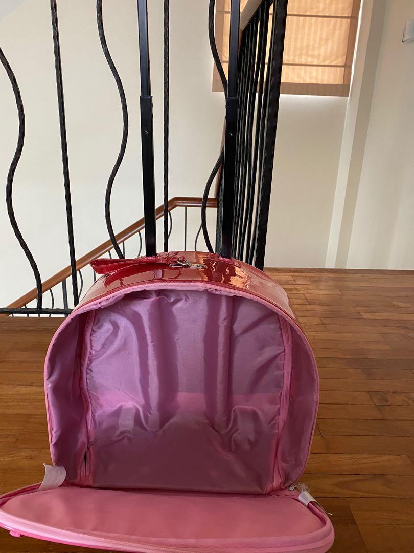 Small suitcase (Category: Diaper Bags & Wetbags) located in Singapore. Submitted by catsimeon88 (Listing ID 1064072921, Image 1). Description: Self collection only.
