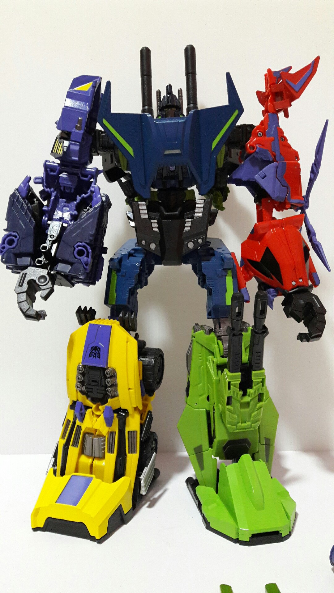 WITH ADD ON TRANSFORMERS GENERATIONS FALL OF CYBERTRON BRUTICUS