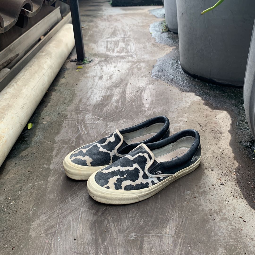 Vans slip discount on cow