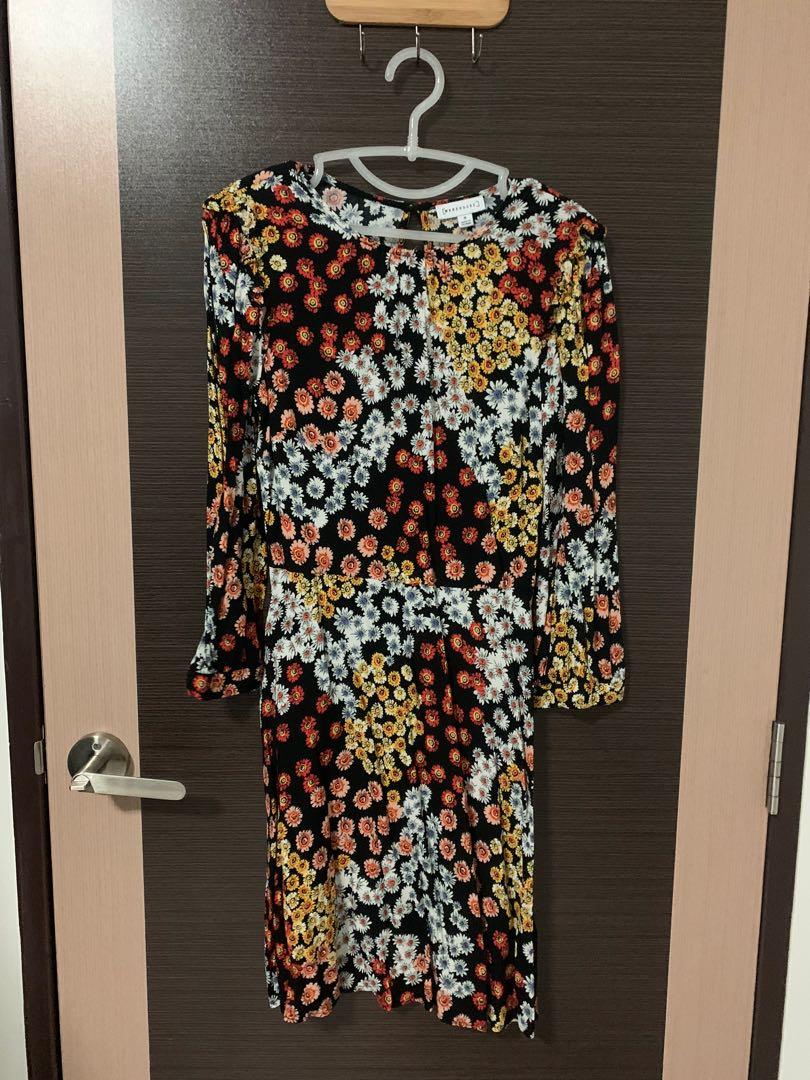 Warehouse daisy 2025 mini tea dress