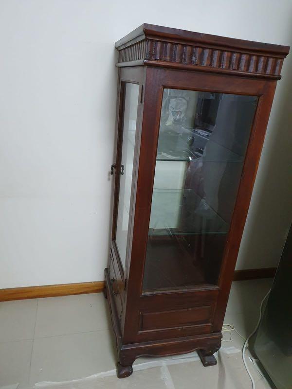 Wihardja display new arrivals cabinet
