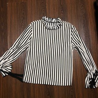 (Category: ) located in . Submitted by stylemnl (Listing ID 1064122555, Image 1). Description: .