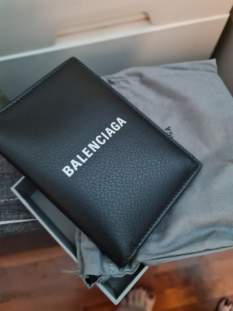 Balenciaga everyday passport best sale holder
