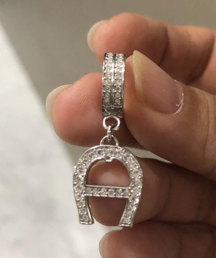 Aigner earrings shop