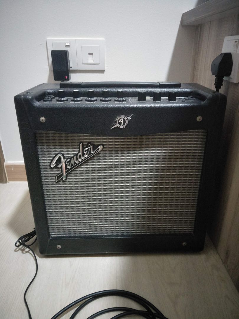 fender mustang v1 amp