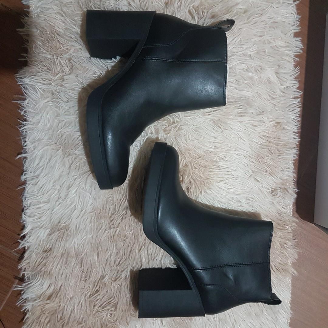 Second hand sale boots for sale