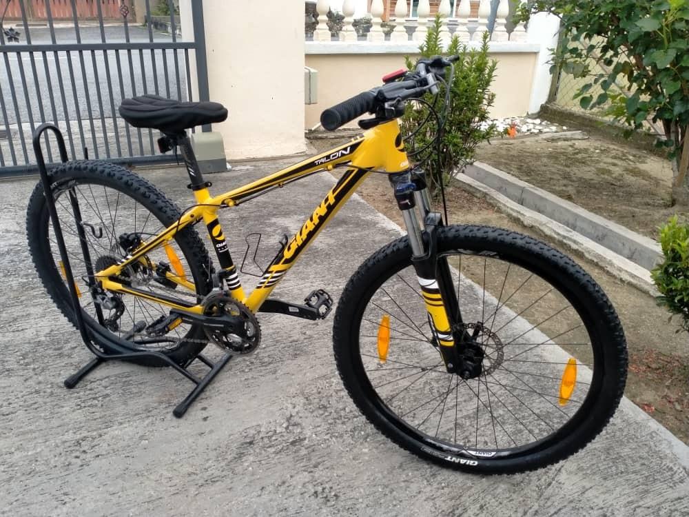 Giant Talon 27.5 3 Hardtail Mountain Bike