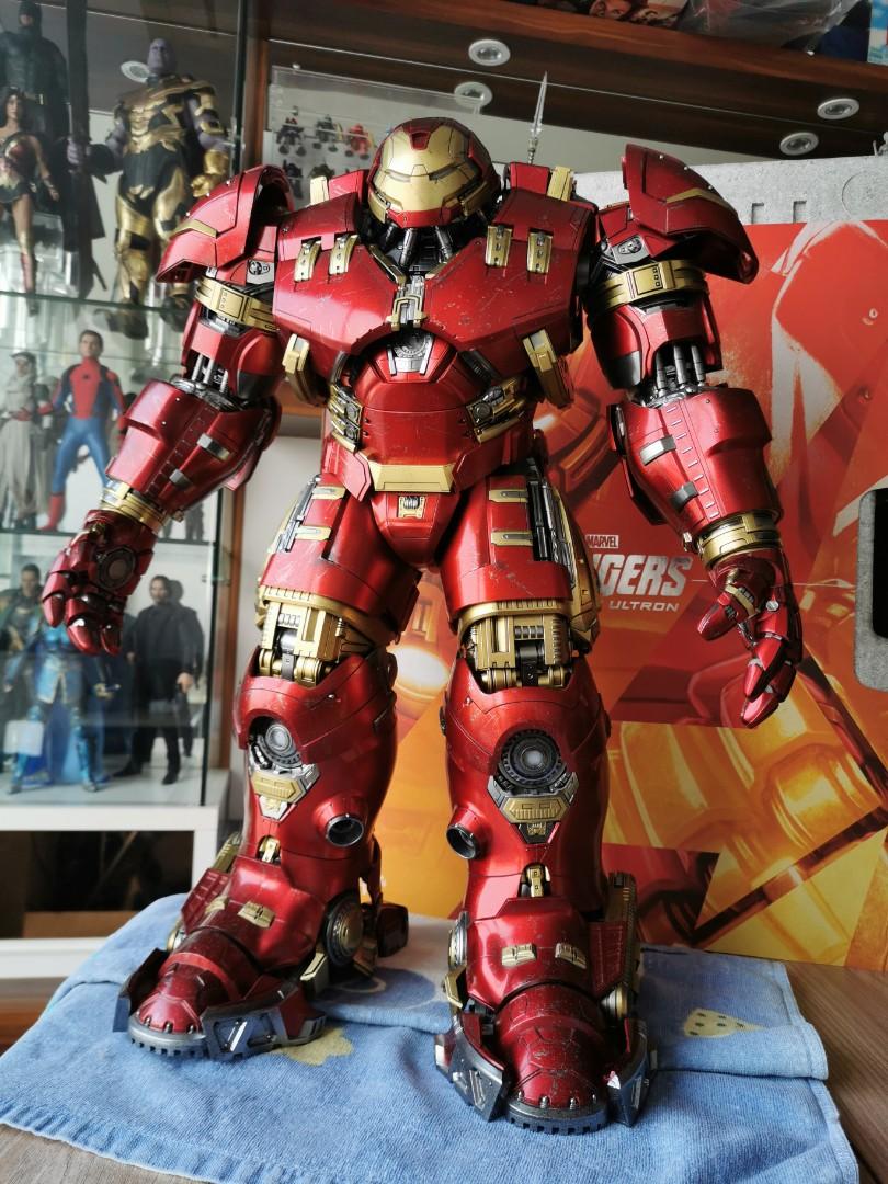 Hot toys hulkbuster 1.0 top