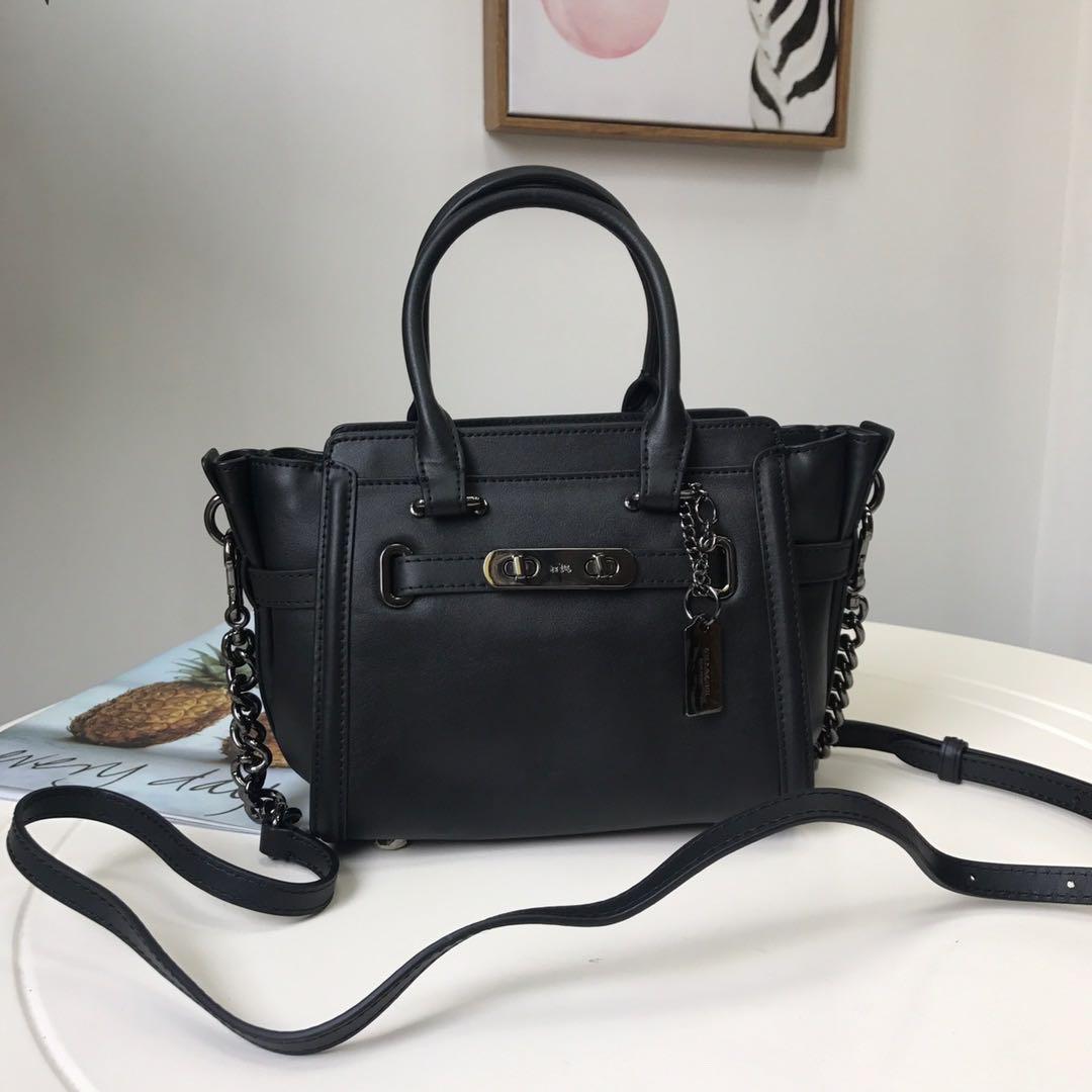 Coach swagger 21 black best sale