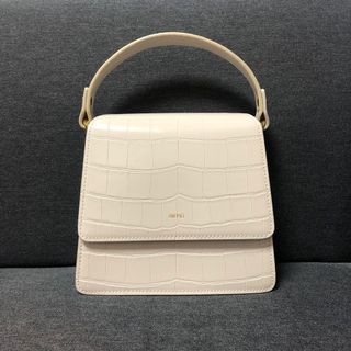 （分類：）位於 。 由 kklohoha 提交（商品編號 1064392106，圖片 1）。簡介： 。