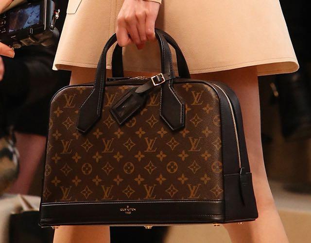 Buy Online Louis Vuitton-MONO DORA MM-M40272 in Singapore – Madam Milan