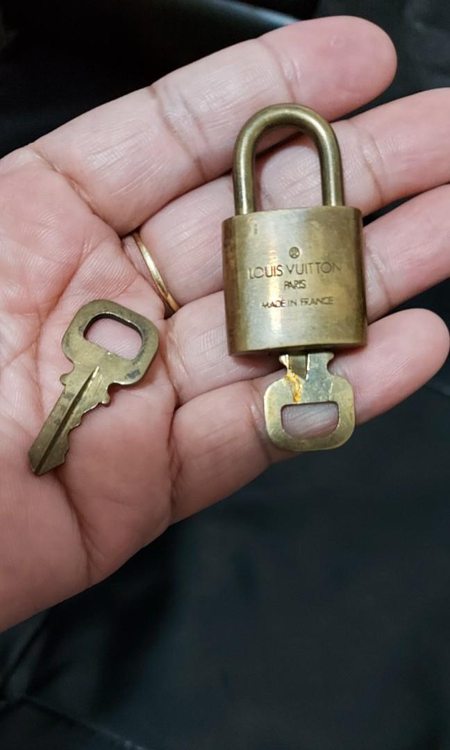 AUTHENTIC Louis Vuitton Lock And Key #316