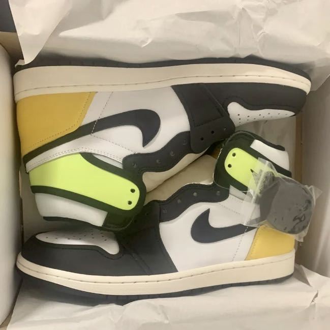 aj1 volt