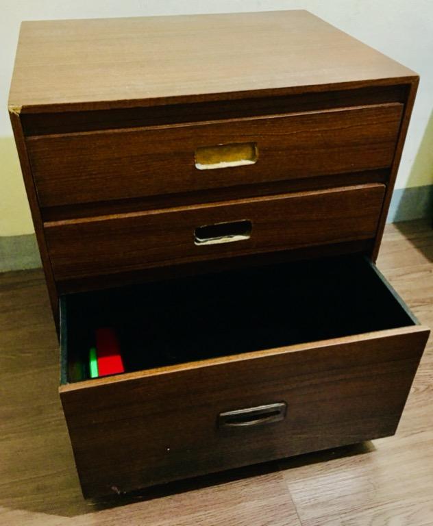 Office Table with locked drawers with FREE matching Mobile Pedestal