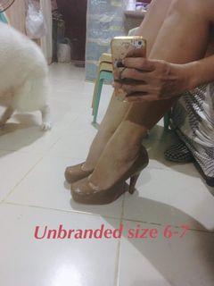 Preloved shoes size 6-7