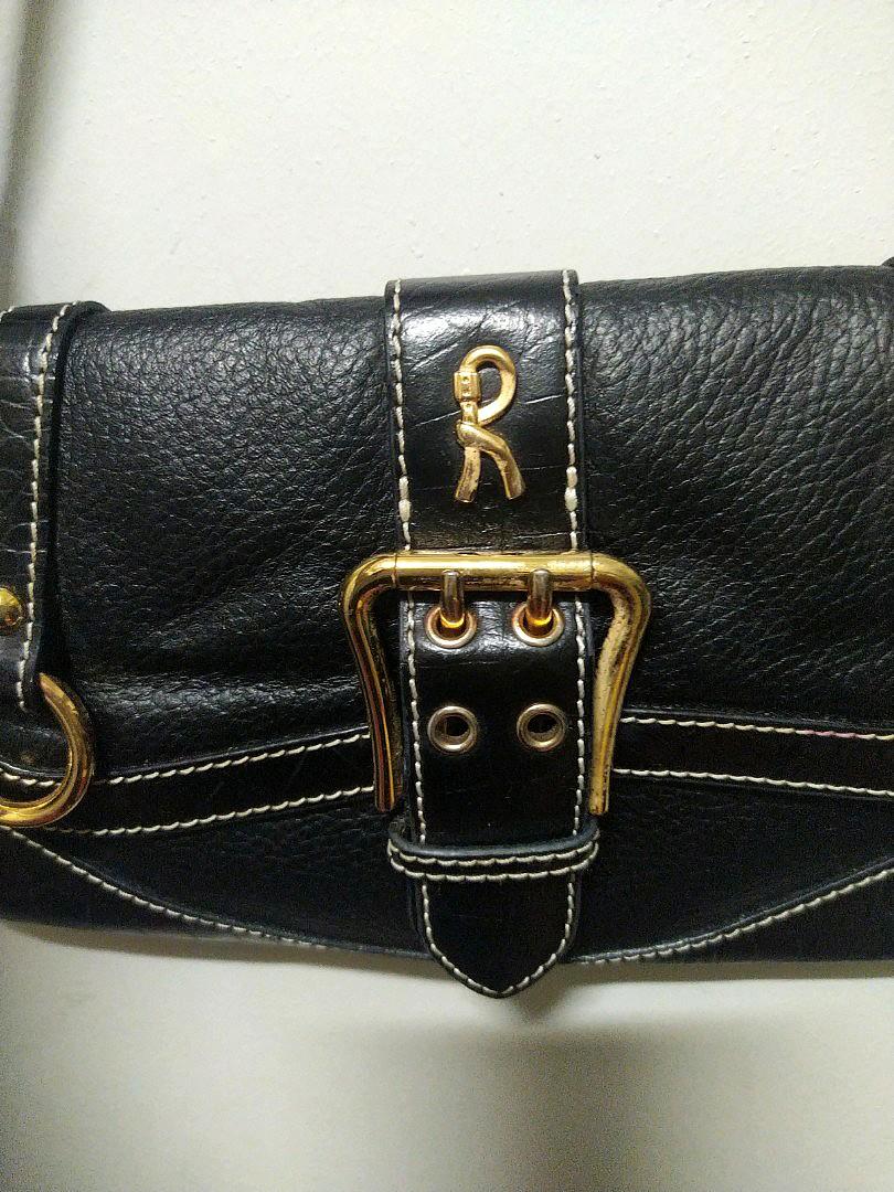 Roberta Di Camerino baguette (Category: Luxury Bags & Wallets) located in Quezon City. Submitted by declutteringempress (Listing ID 1064350739, Image 2). Description: euc no rips and stains #summer2021.