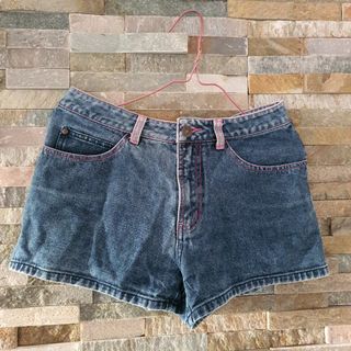 (Category: ) located in . Submitted by xiumay (Listing ID 1064326280, Image 1). Description: .