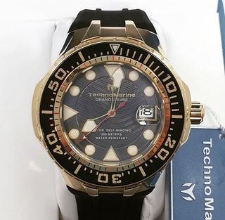 (Category: ) located in . Submitted by hyruwatchesandaccessories (Listing ID 1064246945, Image 1). Description: .