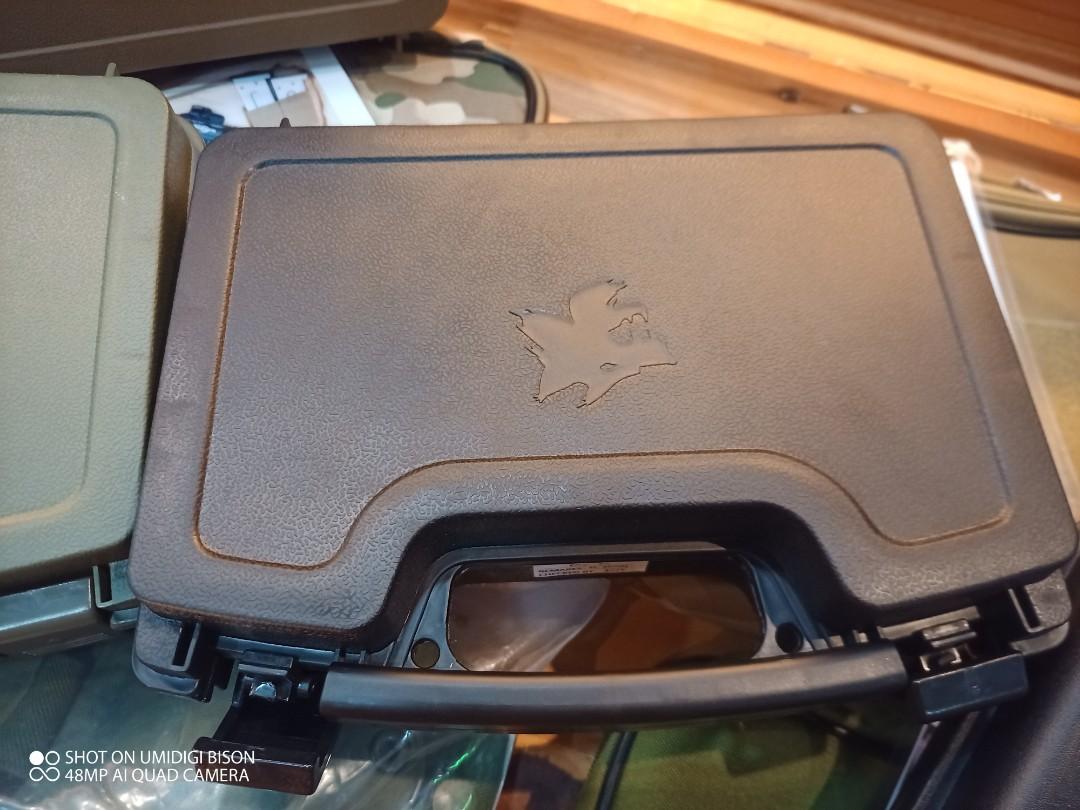 TMV/SRC PISTOL CASE (Category: Briefcases) located in Makati City. Submitted by hellohoooman (Listing ID 1064386041, Image 3). Description: Good quality hard cases for your precious belongings. Made in taiwan using high grade polymer..