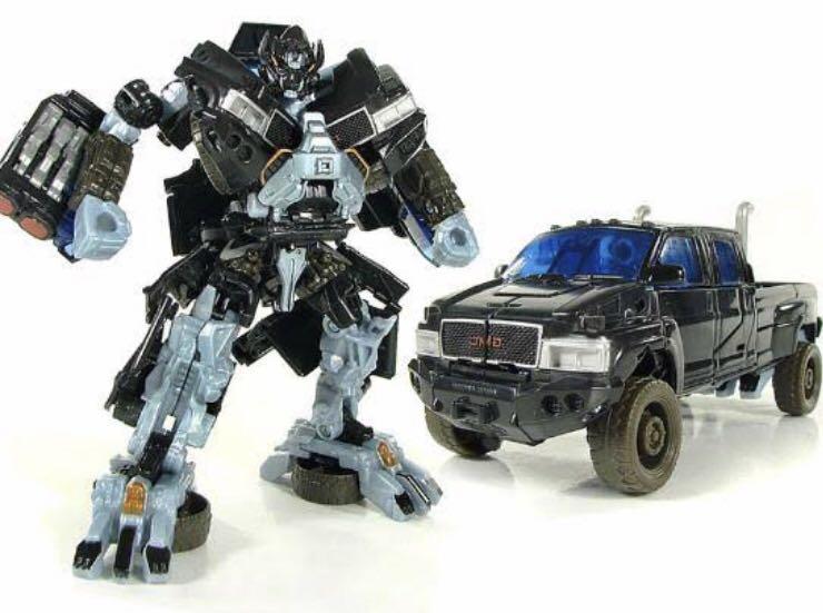 Transformers hunt for the decepticons Ironhide deluxe (Category: Action & Battle Toys) located in San Fernando. Submitted by collecatoy (Listing ID 278500072, Image 3). Description: Hunt for the deceptions series.