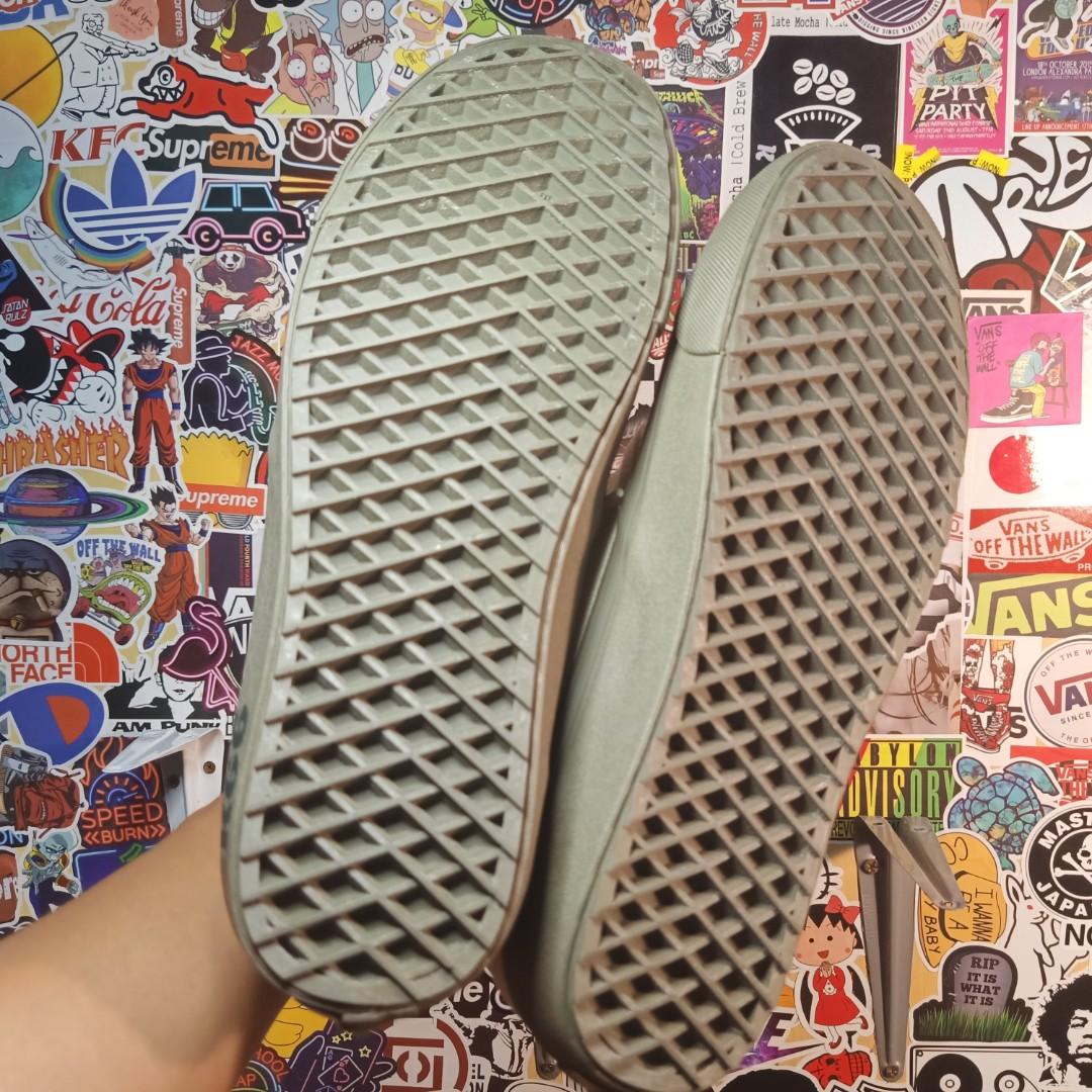 VANS CHUKKA WAFFLESAW Men s Fashion Footwear Sneakers on Carousell