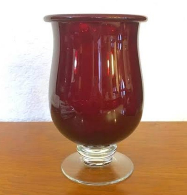 Vintage Hand Blown Hurricane Vase, Hobbies & Toys, Memorabilia